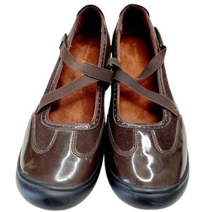 Lands' End Mary Janes Size 8.5 Brown Patent Leather Terrain Z Strap Rubber Sole
